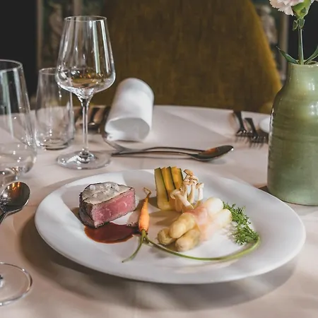 ホテル Gut Brandlhof ザールフェルデン・アム・シュタイナーネン・メアー